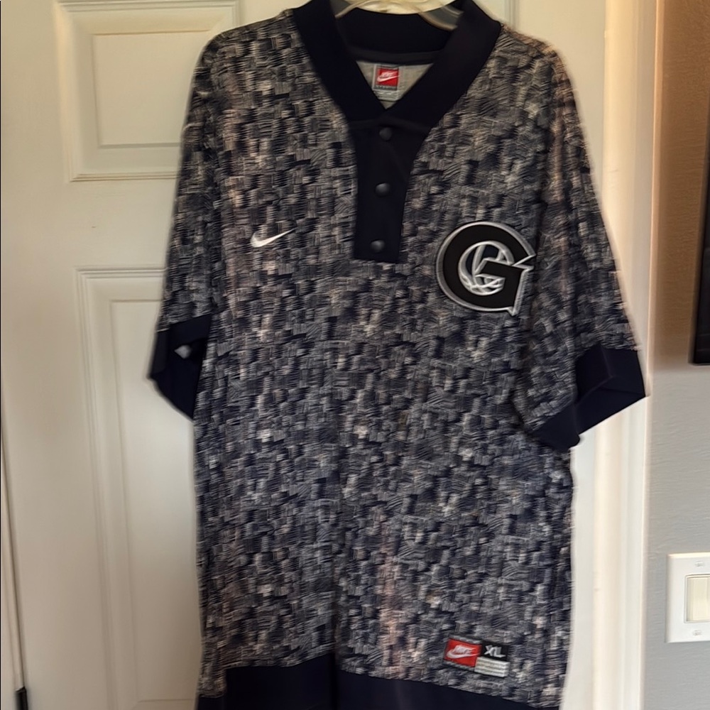 Vintage Nike Black and White Graphic Jersey
